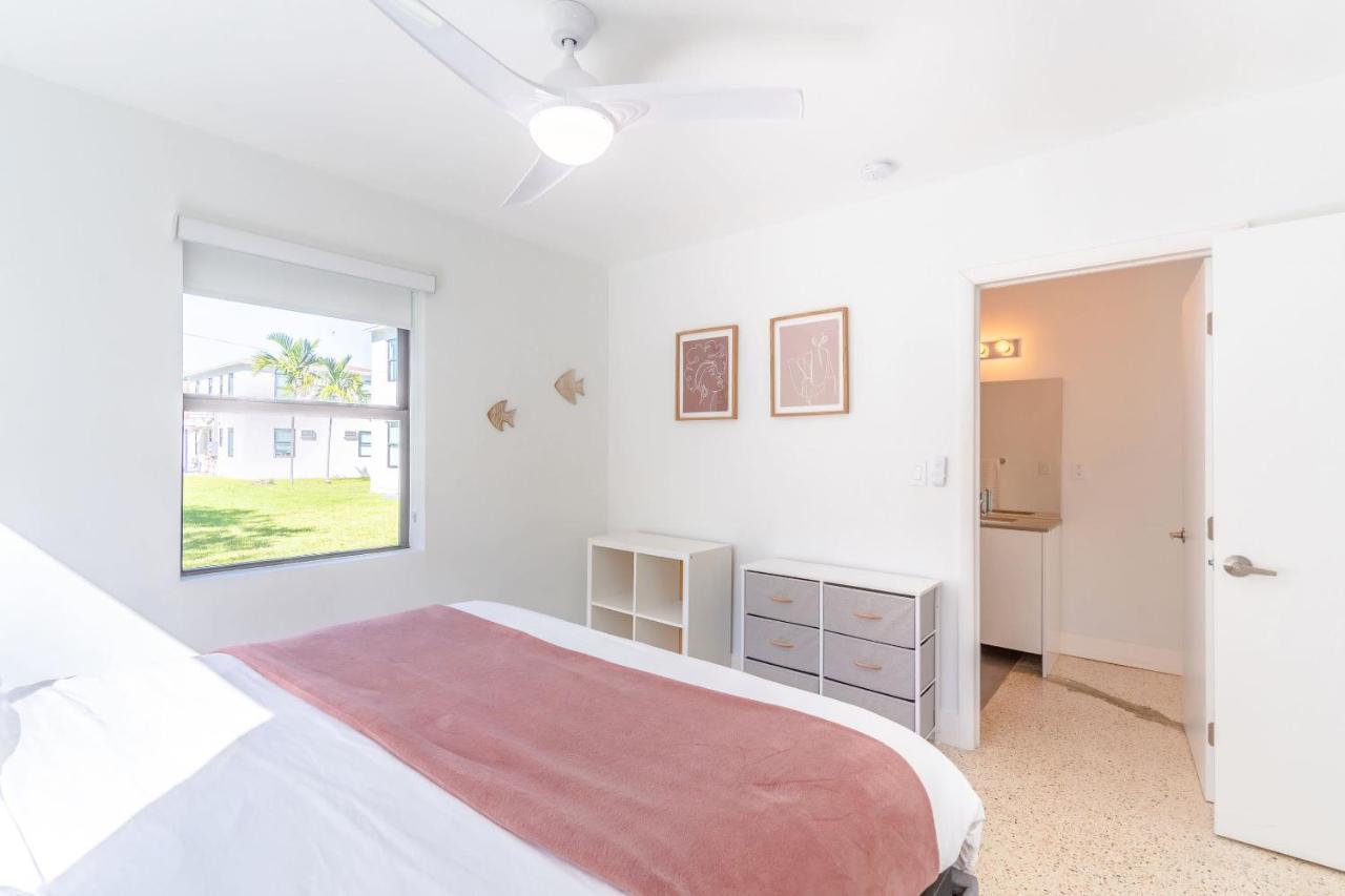 Appartamento Renovated Apts With Kitchen, Fast Wifi, Smart Tv, Roku & Pool Onsite 4 Mi To Surfside Beach North Miami Esterno foto