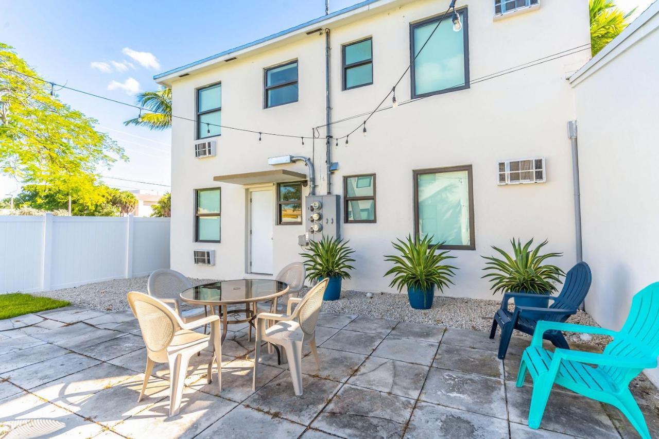 Appartamento Renovated Apts With Kitchen, Fast Wifi, Smart Tv, Roku & Pool Onsite 4 Mi To Surfside Beach North Miami Esterno foto