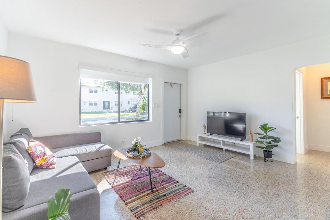 Appartamento Renovated Apts With Kitchen, Fast Wifi, Smart Tv, Roku & Pool Onsite 4 Mi To Surfside Beach North Miami Esterno foto